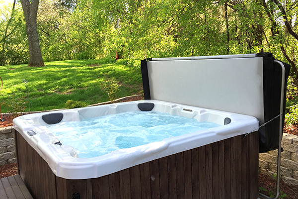 HOT-TUB-OPEN-ON-GREENERY